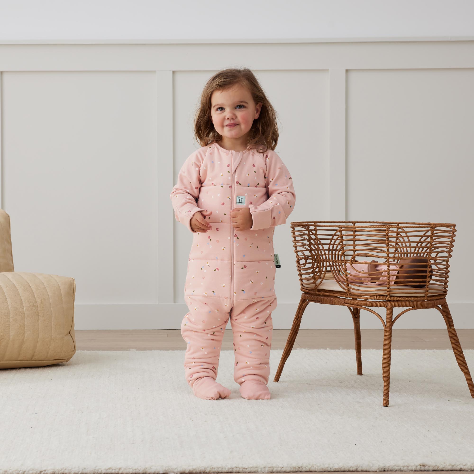 Ergo Pouch - SleepOnesie 2.5Tog - Daisies - Lifestyle
